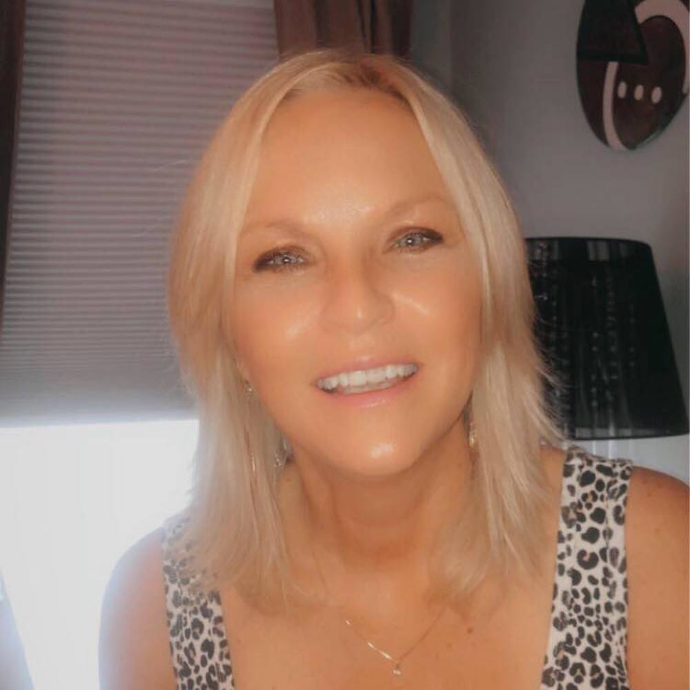 Meet your Posher, Elaine